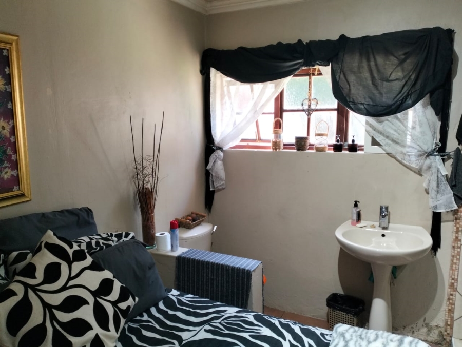 5 Bedroom Property for Sale in Songloed North West